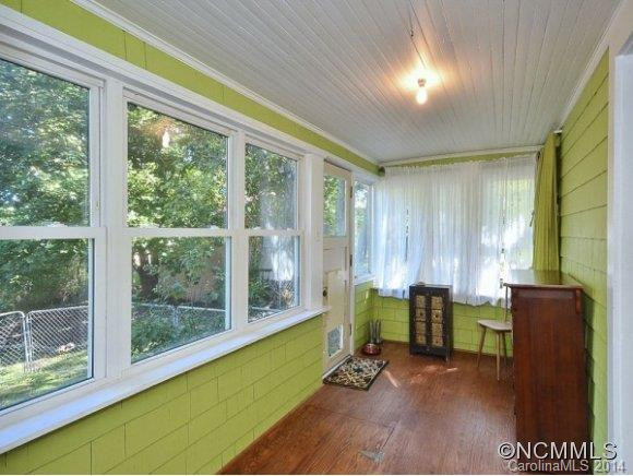 109 PENNSYLVANIA AVE - Photo 12