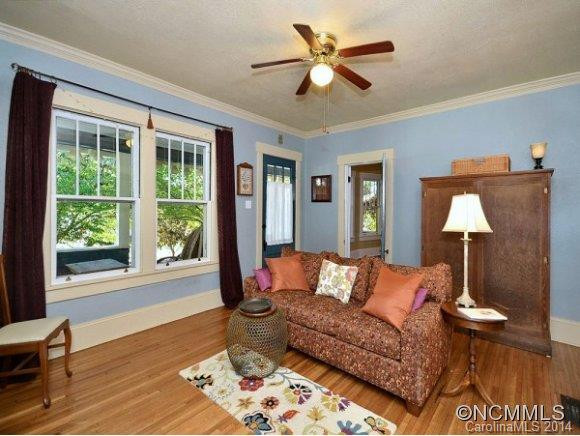 109 PENNSYLVANIA AVE - Photo 3
