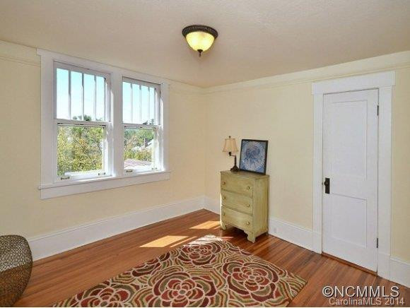 109 PENNSYLVANIA AVE - Photo 6