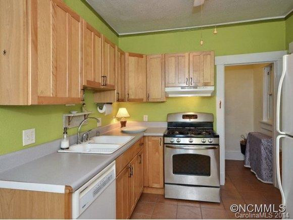 109 PENNSYLVANIA AVE - Photo 10