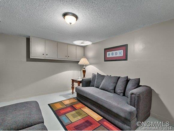 87 PERSHING ROAD - Photo 15