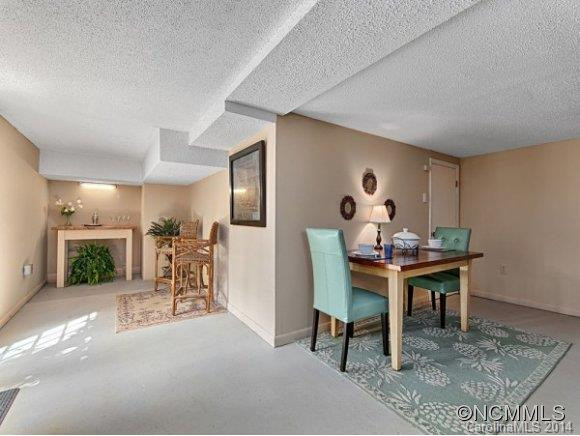 87 PERSHING ROAD - Photo 18