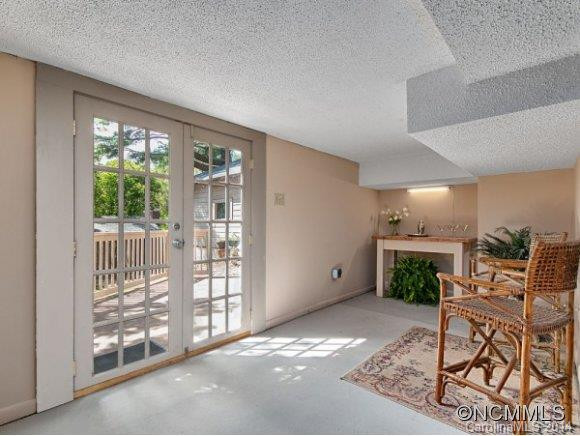 87 PERSHING ROAD - Photo 19
