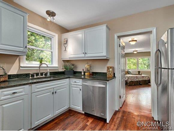 87 PERSHING ROAD - Photo 6