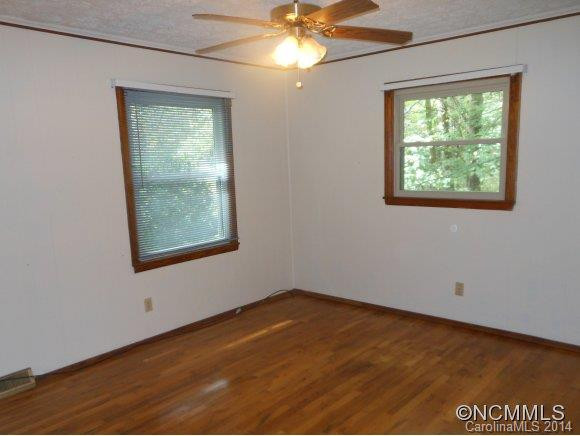 844 Mountain View Drive - Photo 15