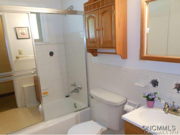 844 Mountain View Drive - Photo 16