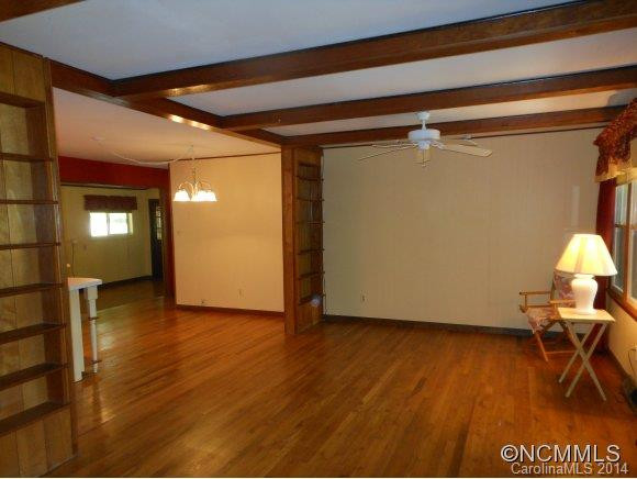 844 Mountain View Drive - Photo 4
