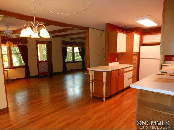 844 Mountain View Drive - Photo 5