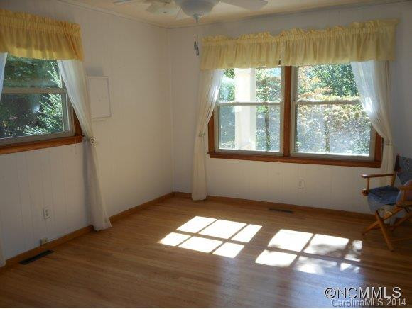 844 Mountain View Drive - Photo 10