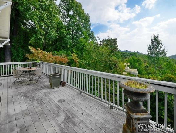 1267 WALKER ROAD - Photo 2