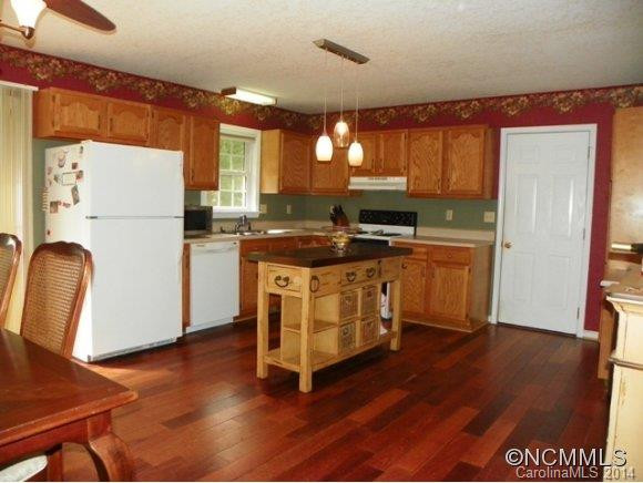 286 Spring Drive - Photo 2
