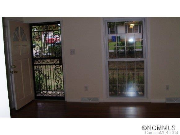 27 Robinson - Photo 8