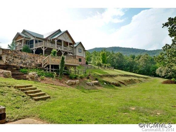 8 Bonnie Brae Drive