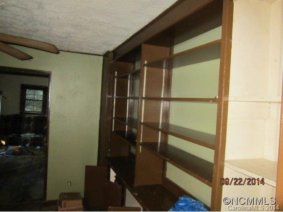 35 Center St - Photo 11