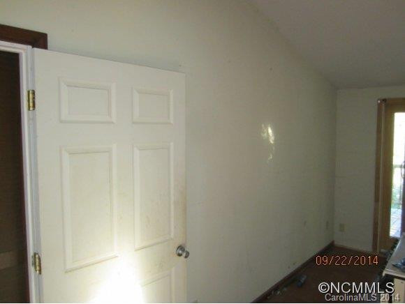 35 Center St - Photo 12