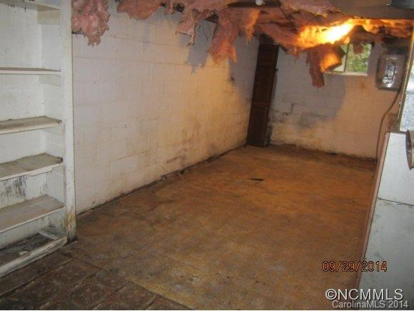 35 Center St - Photo 5