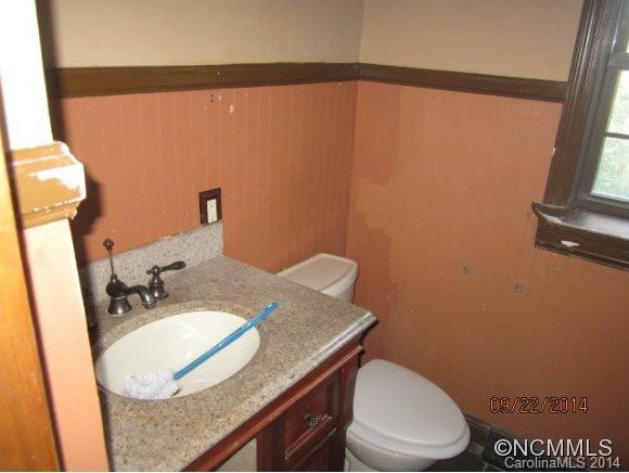 35 Center St - Photo 6