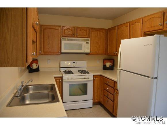 80 Rotunda Circle - Photo 2