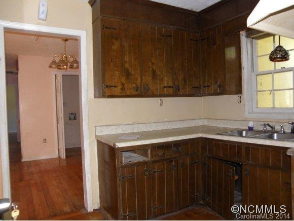 211 LYNDON LANE - Photo 2