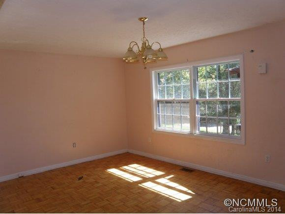 211 LYNDON LANE - Photo 3