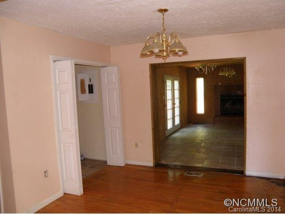 211 LYNDON LANE - Photo 4
