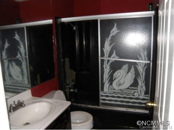 211 LYNDON LANE - Photo 6