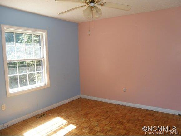 211 LYNDON LANE - Photo 8