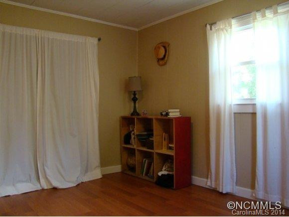 151 Eaves - Photo 15