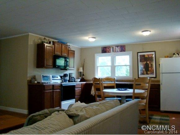 151 Eaves - Photo 17