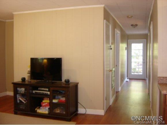 151 Eaves - Photo 7