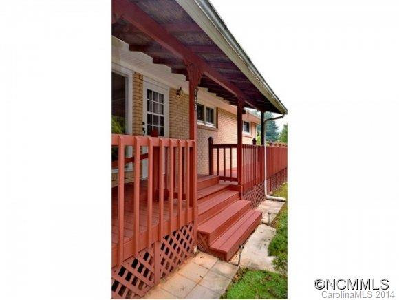 748 East Street - Photo 2