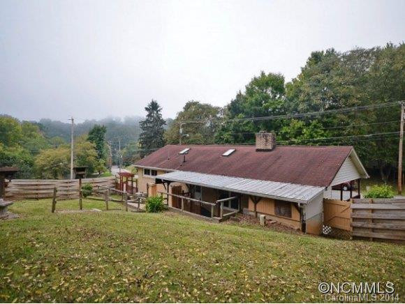 748 East Street - Photo 17