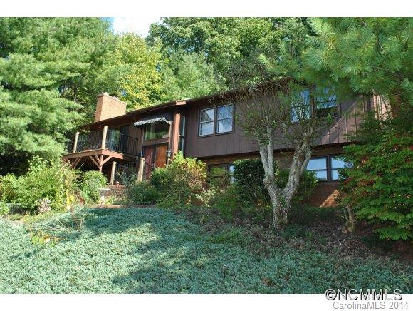 9 Elmwood Ln