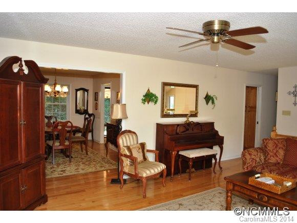 9 Elmwood Ln - Photo 4