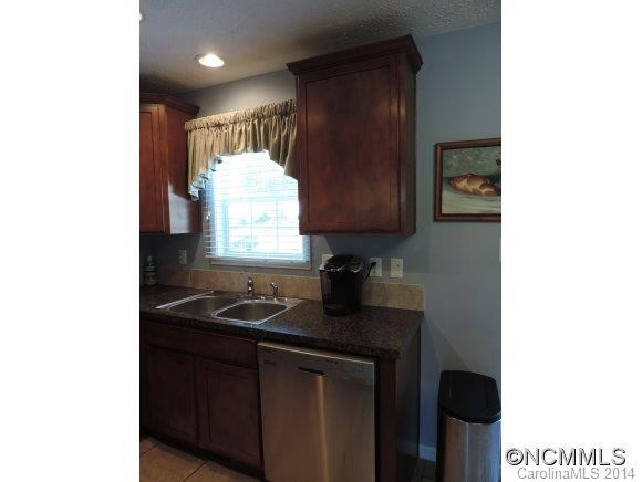 24 W. Newberry Drive - Photo 5