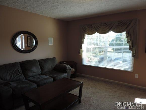24 W. Newberry Drive - Photo 7