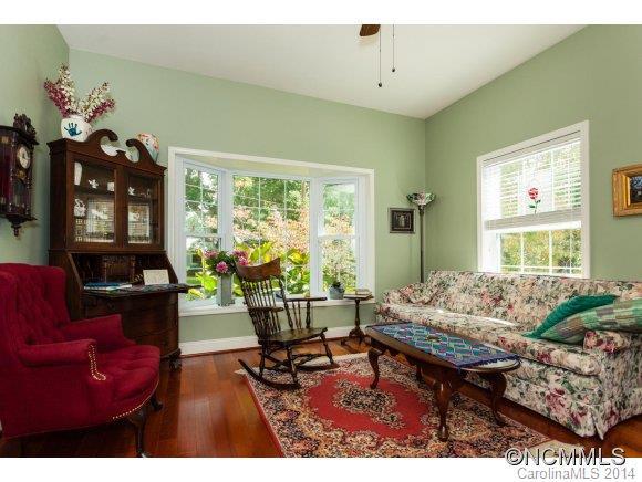 207 Mountain Street - Photo 4