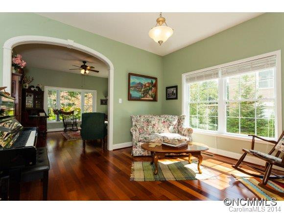 207 Mountain Street - Photo 6
