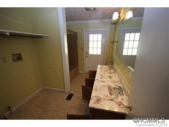 1205 Old Highway 20 - Photo 9