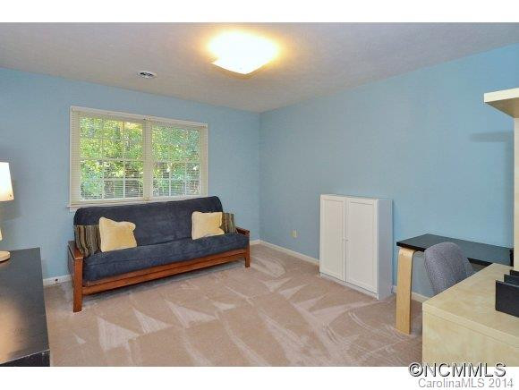 20 Westbridge - Photo 17