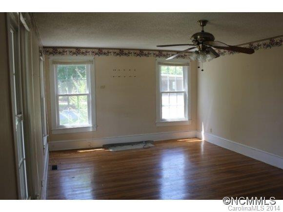 293 Pennsylvania Avenue - Photo 3