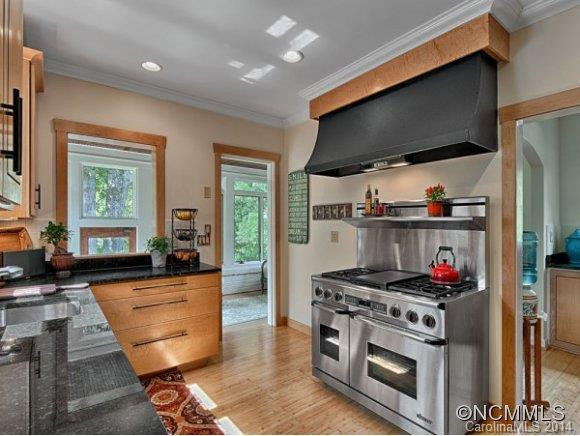 111 CAMBRIDGE ROAD - Photo 10