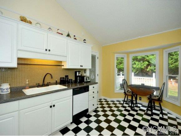 2 KINGSTON WAY - Photo 12