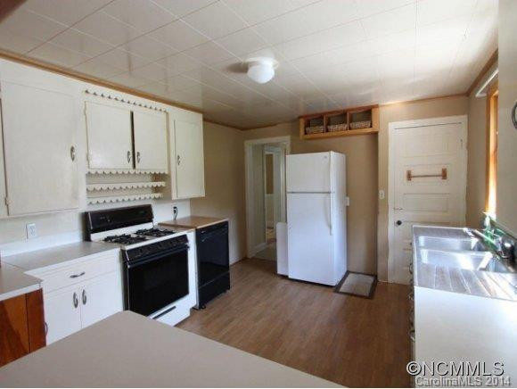 1435 MAX THOMPSON RD - Photo 3