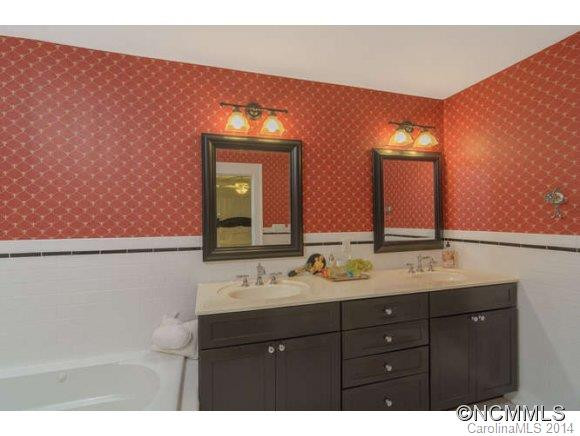 304 Vanderbilt Road - Photo 15