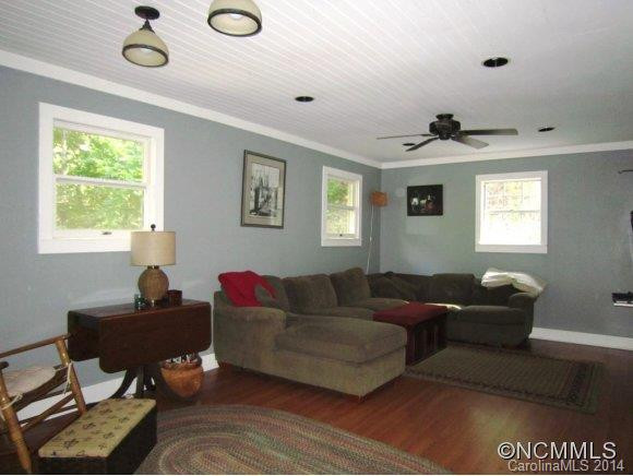 209 Fox Road - Photo 2