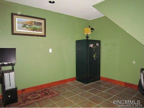 209 Fox Road - Photo 10