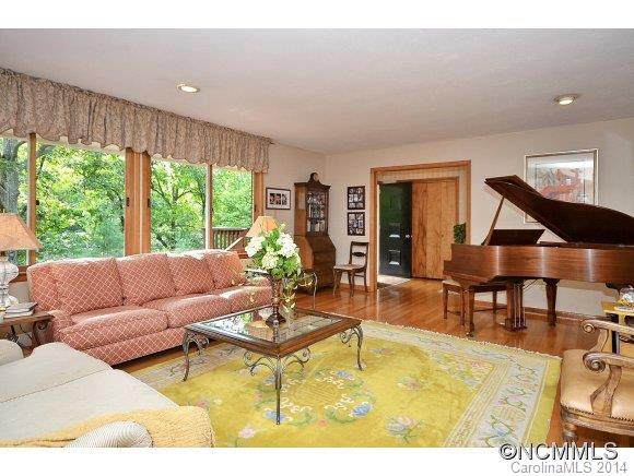110 Dogwood Drive - Photo 2