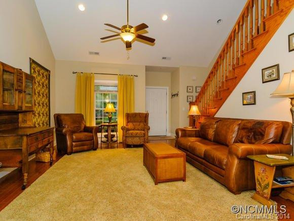 853 West Pointe Drive - Photo 4