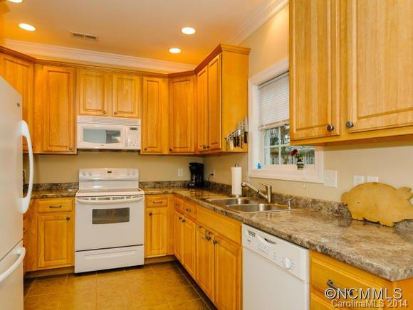 853 West Pointe Drive - Photo 7
